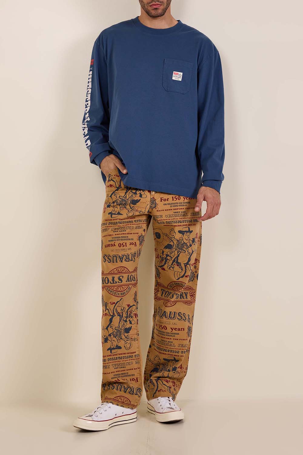 ליוויס X צעצוע של סיפור חולצת טי